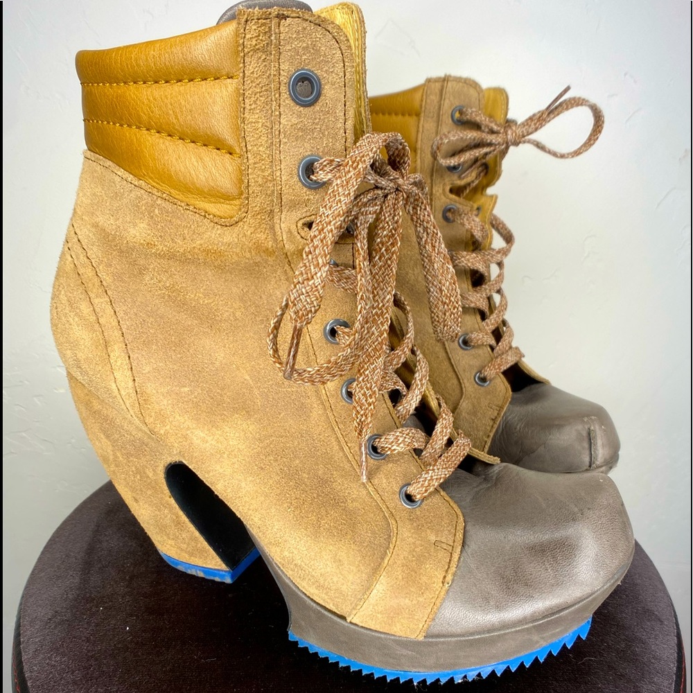 Fluevog women’s boots, great condition.